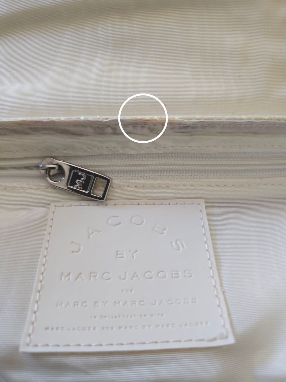 Marc Jacobs Iridescent White Wristlet Clutch - Picture 8 of 9
